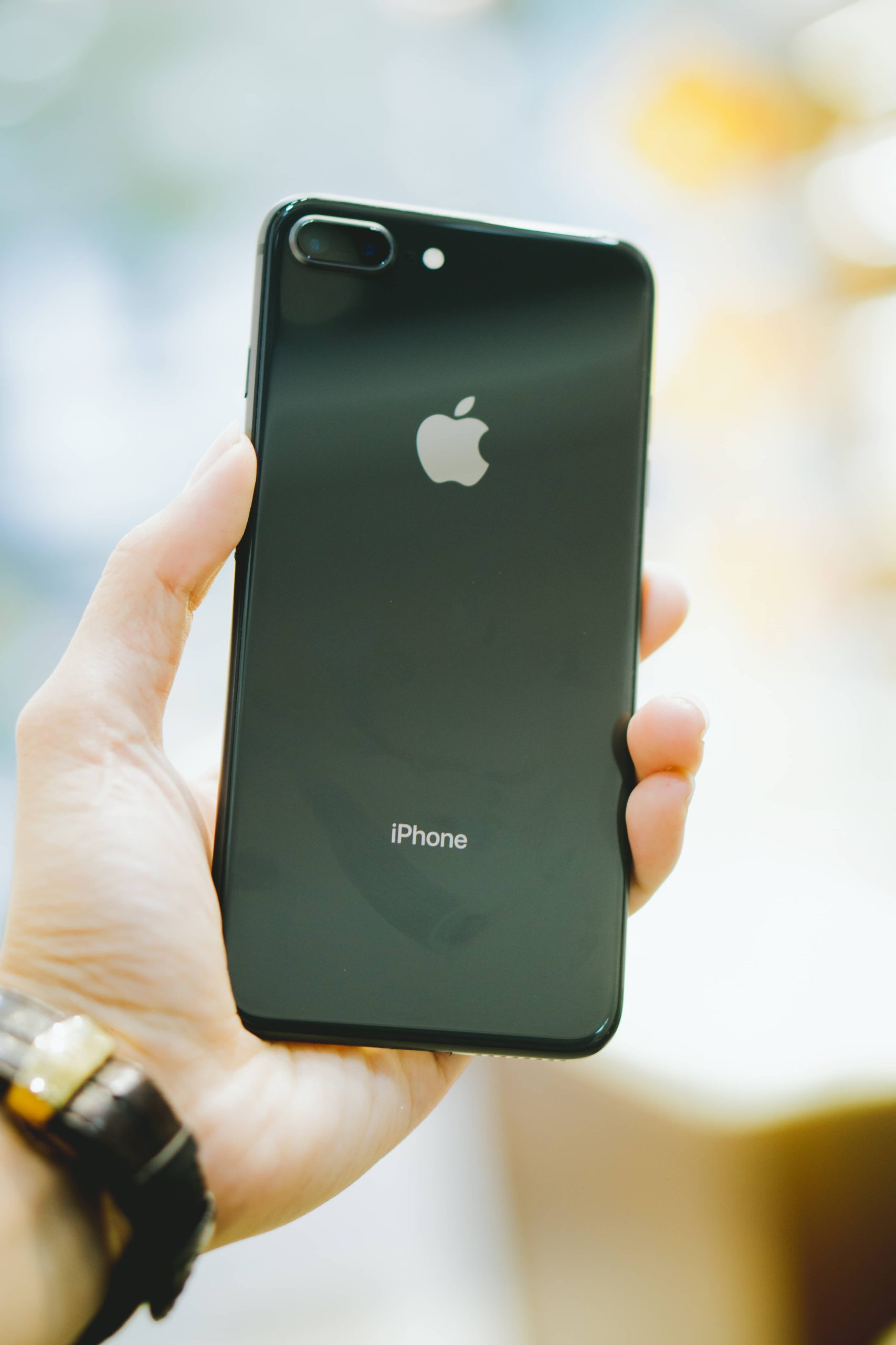 Dương Lê Smartphone - iPhone 8 64Gb Quốc tế New 100% TBH Sẵn 3 màu : Gray,  Gold, Red Máy nguyên seal, chưa active giá hơn máy cũ vài trăm Giá :